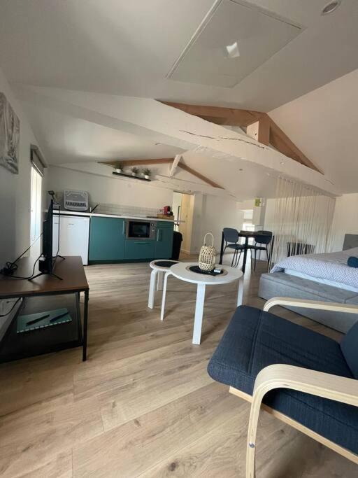 Studio Neuf Lumineux Climatise Блеи-э-Сент-Люс Экстерьер фото